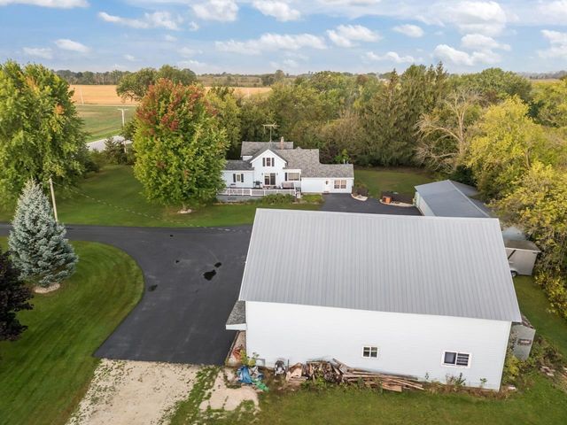 W7759 COUNTY RD N, Van Dyne, WI 54979