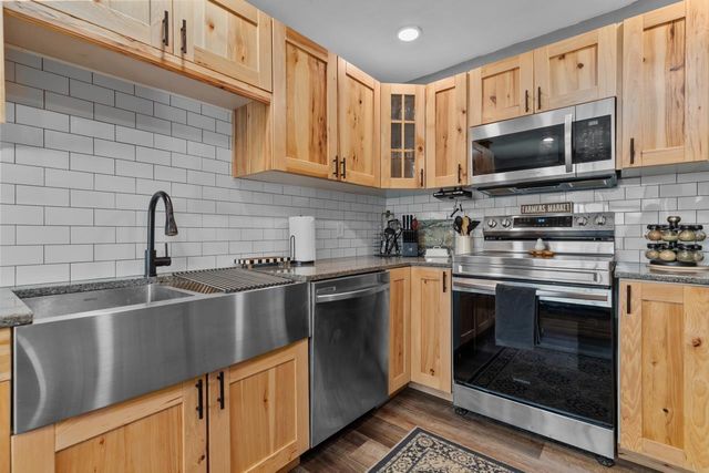 W7759 COUNTY RD N, Van Dyne, WI 54979