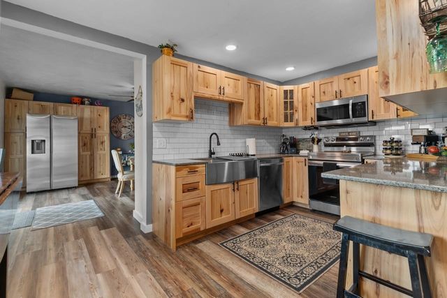 W7759 COUNTY RD N, Van Dyne, WI 54979