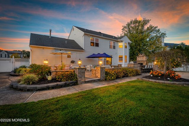 19 Assateague Road, Howell, NJ 07731
