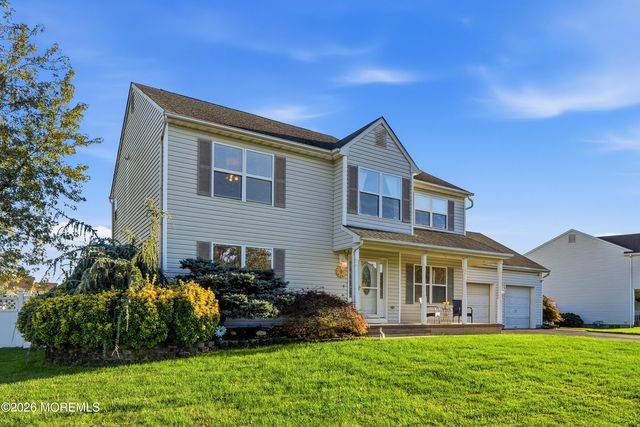 19 Assateague Road, Howell, NJ 07731