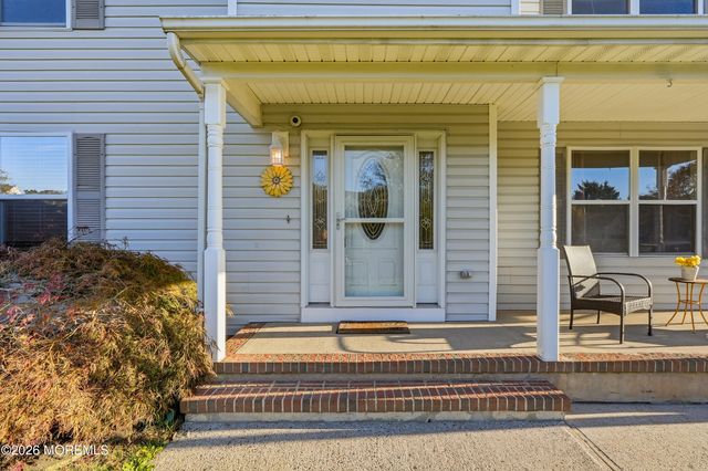 19 Assateague Road, Howell, NJ 07731