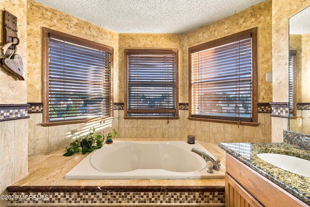 19 Assateague Road, Howell, NJ 07731