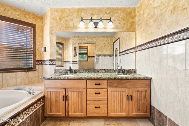19 Assateague Road, Howell, NJ 07731