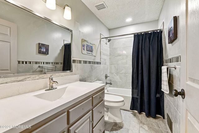 19 Assateague Road, Howell, NJ 07731