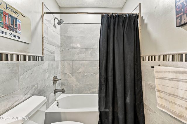 19 Assateague Road, Howell, NJ 07731