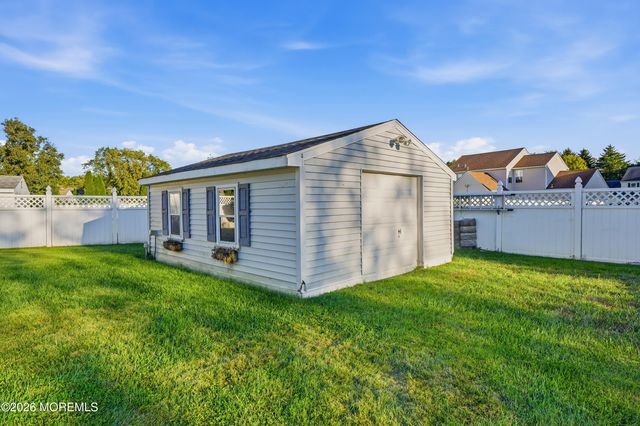 19 Assateague Road, Howell, NJ 07731