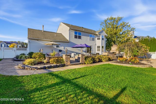 19 Assateague Road, Howell, NJ 07731
