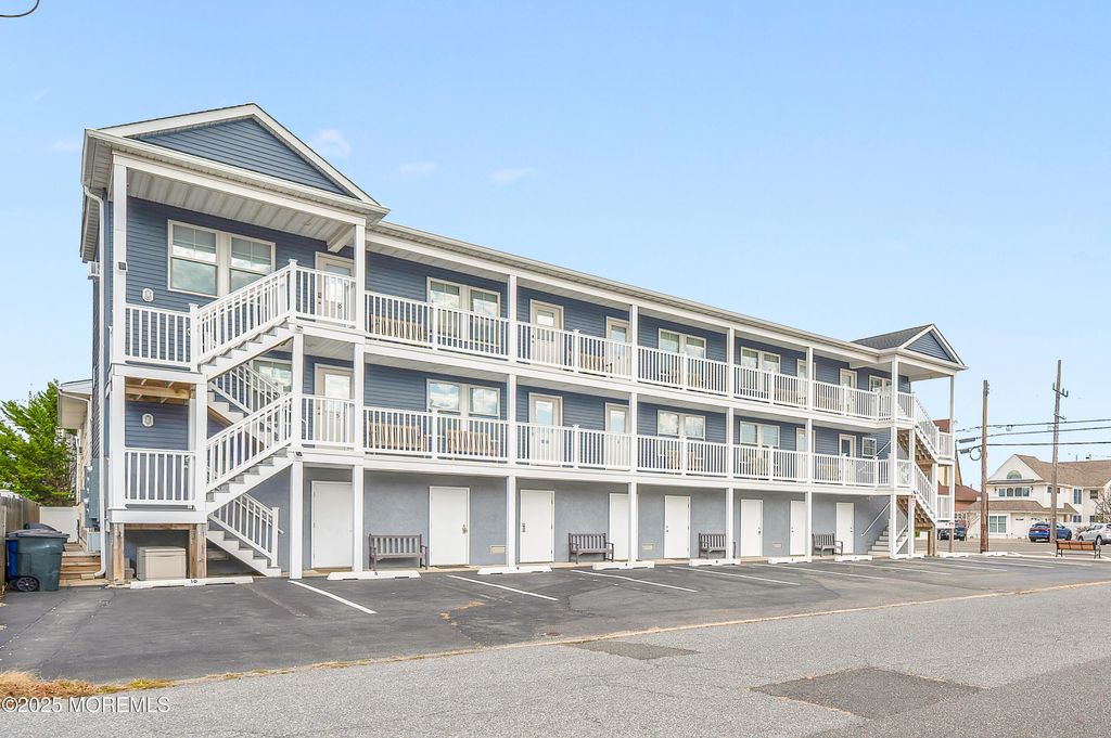 1806 Grand Central Avenue 10, Lavallette, NJ 08735