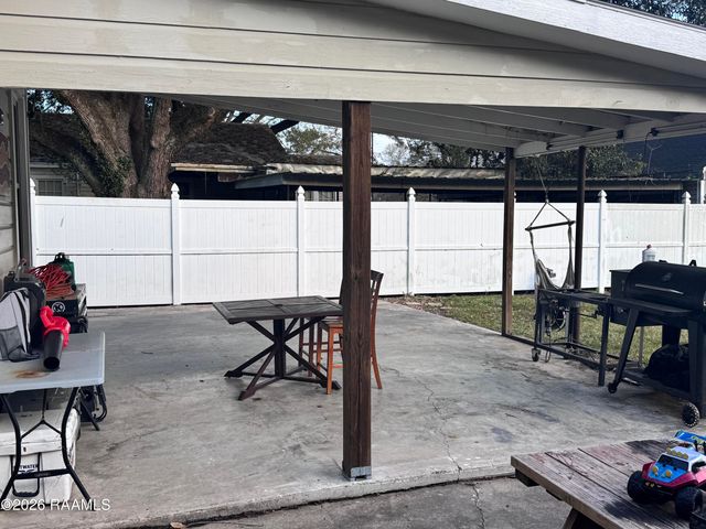 715 E Plaquemine Street, Jennings, LA 70546