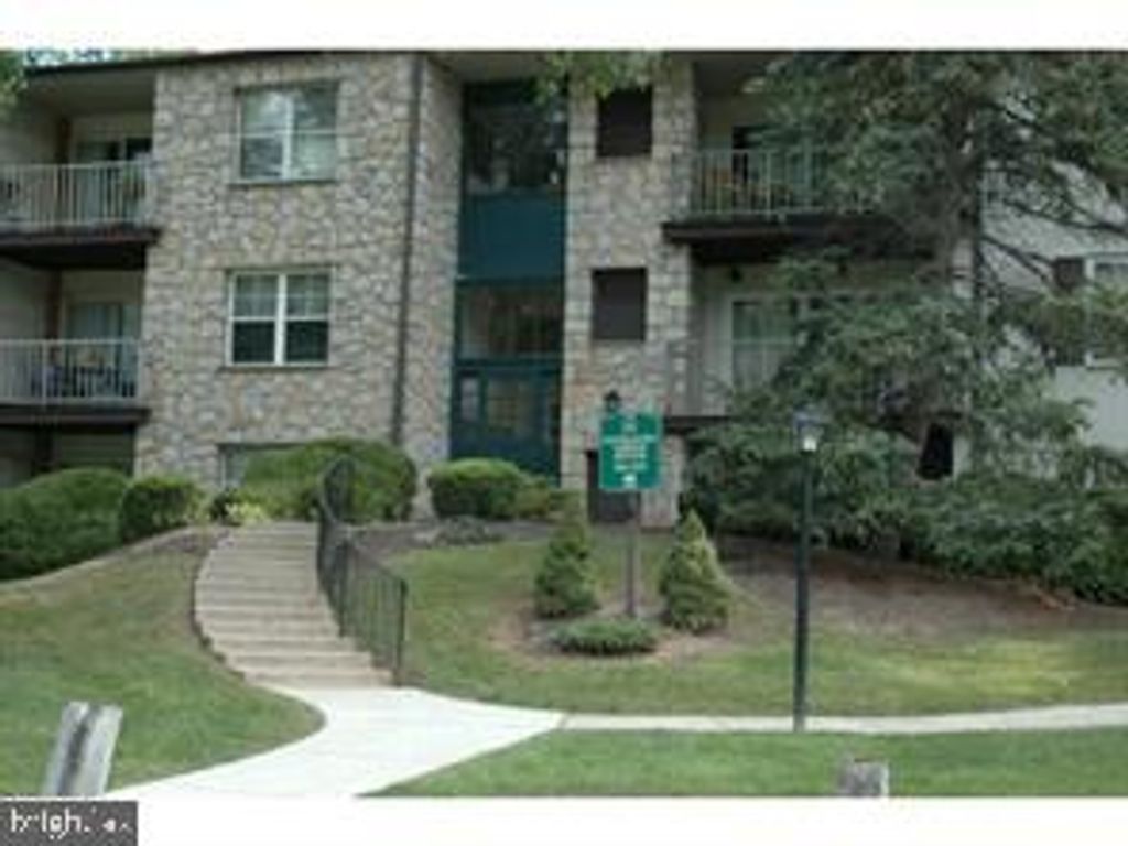 294 DRUMMERS LN #294, Wayne, PA 19087 — photo 2