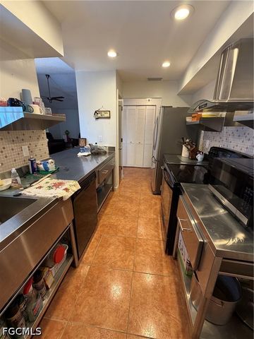 126 Oakside ST, Lehigh Acres, FL 33936