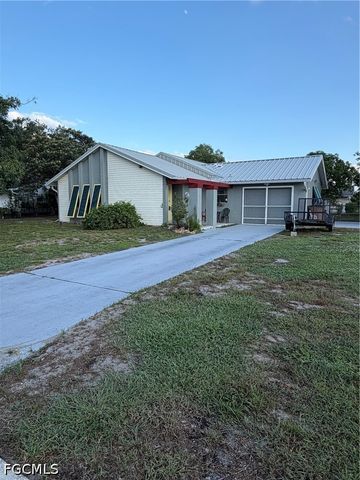 126 Oakside ST, Lehigh Acres, FL 33936