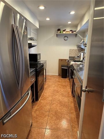 126 Oakside ST, Lehigh Acres, FL 33936