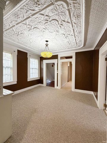1124 W Jefferson Boulevard, Fort Wayne, IN 46802