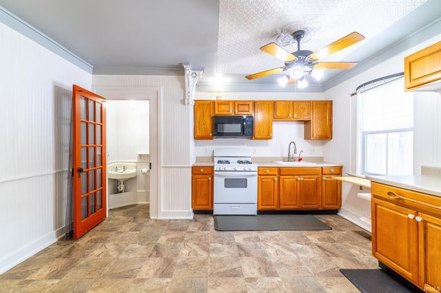 1124 W Jefferson Boulevard, Fort Wayne, IN 46802