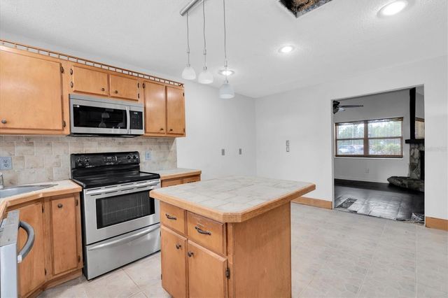 7920 52 STREET N, Pinellas Park, FL 33781