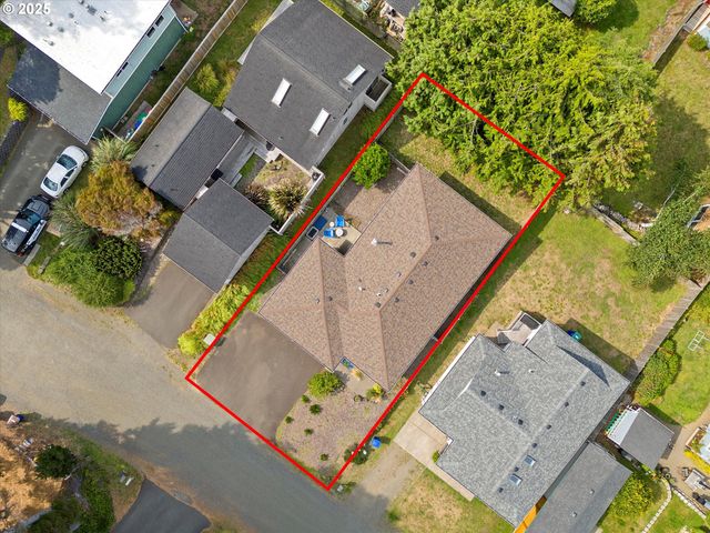 2709 Nw MAST Ave, Lincoln City, OR 97367