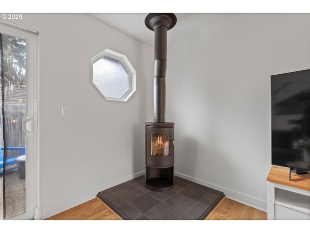 2709 Nw MAST Ave, Lincoln City, OR 97367