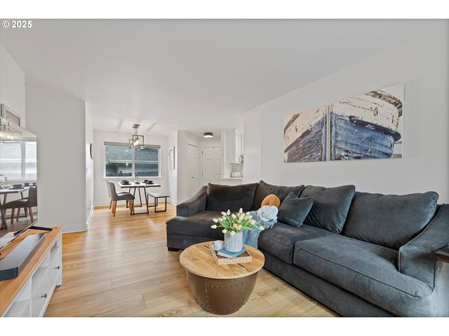 2709 Nw MAST Ave, Lincoln City, OR 97367