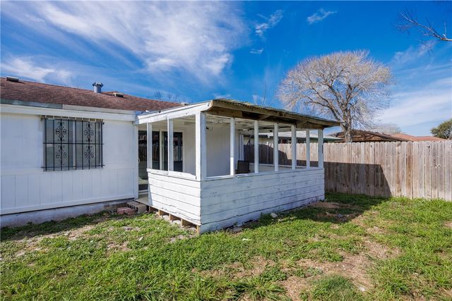 7438 Whisper Wind St, Corpus Christi, TX 78412