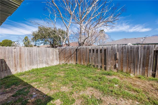 7438 Whisper Wind St, Corpus Christi, TX 78412