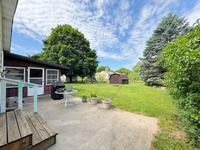 11477 Colonial Woods Drive, Clio, MI 48420