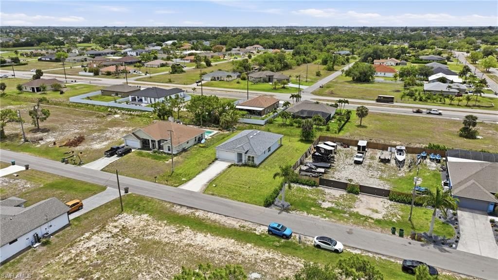 Image 7 of property listing at 2720 NW 20th TER, Cape Coral, FL 33993