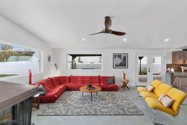 3333 Seminole Circle, Las Vegas, NV 89169