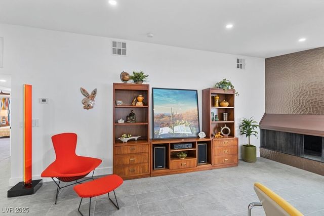 3333 Seminole Circle, Las Vegas, NV 89169