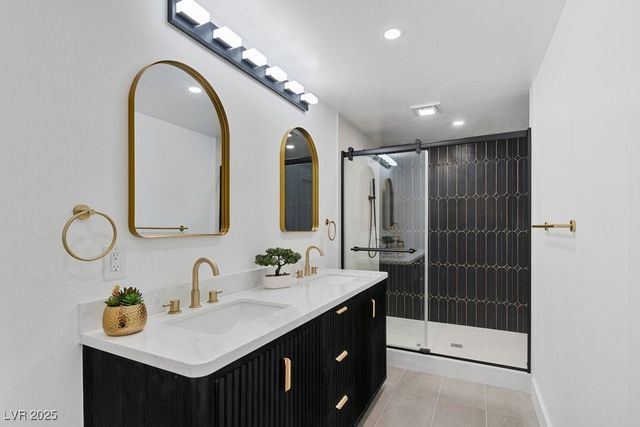 3333 Seminole Circle, Las Vegas, NV 89169