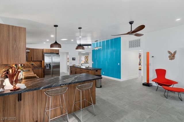 3333 Seminole Circle, Las Vegas, NV 89169