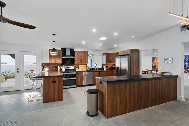 3333 Seminole Circle, Las Vegas, NV 89169