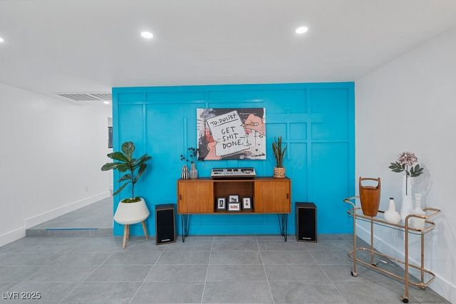 3333 Seminole Circle, Las Vegas, NV 89169