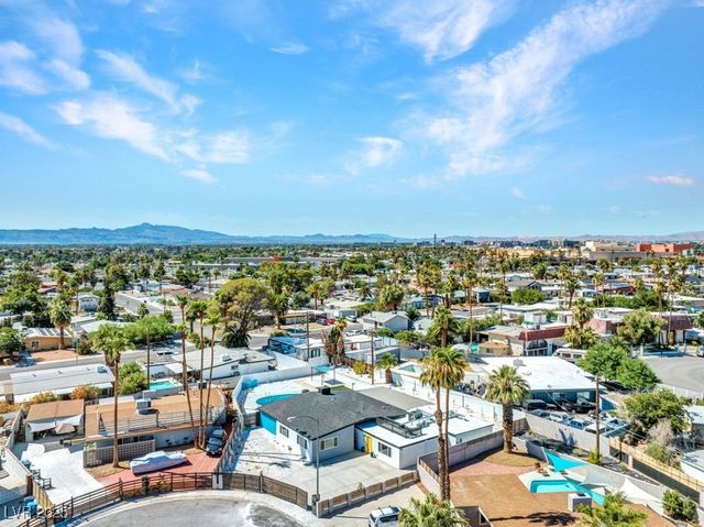 3333 Seminole Circle, Las Vegas, NV 89169