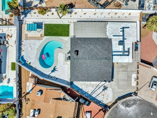 3333 Seminole Circle, Las Vegas, NV 89169