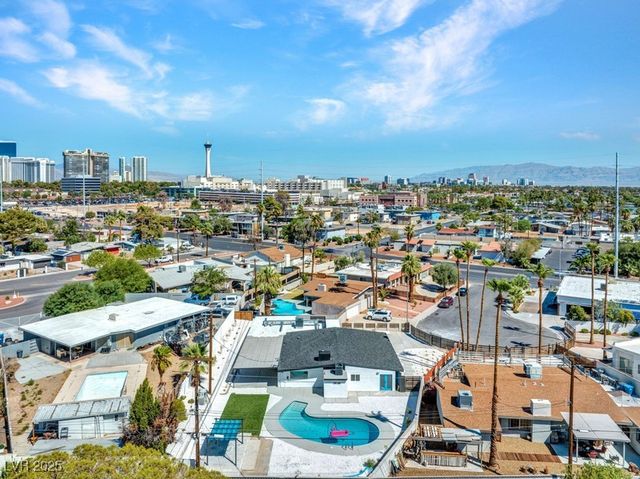 3333 Seminole Circle, Las Vegas, NV 89169