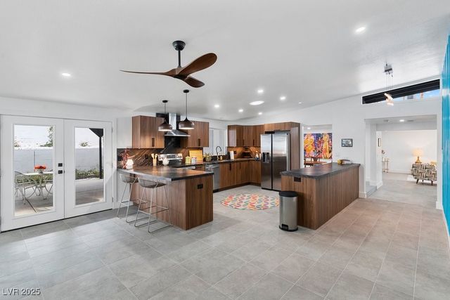 3333 Seminole Circle, Las Vegas, NV 89169