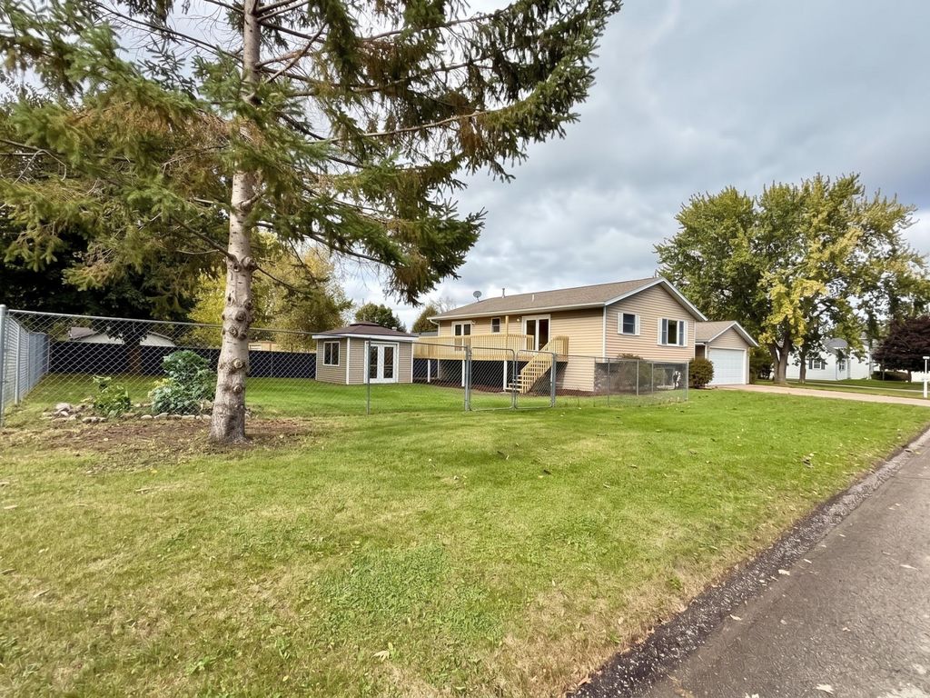 906 Pierce Avenue, Wabasha, MN 55981 — exterior