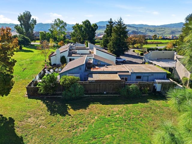 304 Ridgemark Drive, Hollister, CA 95023