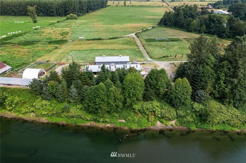 Image 1 of property listing at 25501 NE 138th Street, Duvall, WA 98019