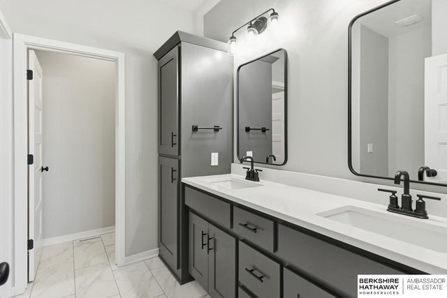 19014 Acorn Drive, Gretna, NE 68028