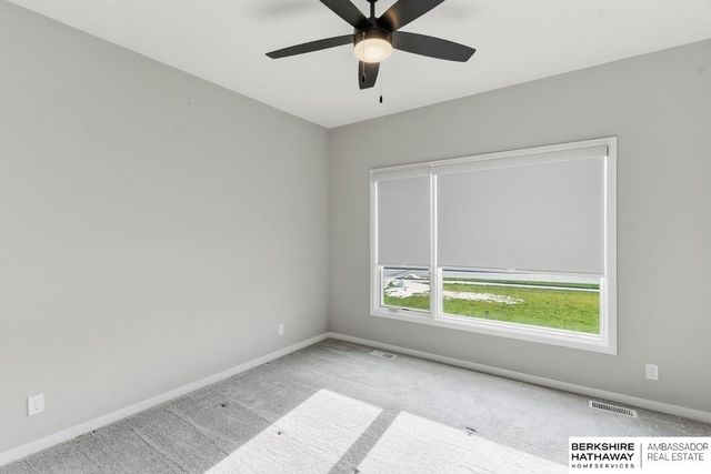 19014 Acorn Drive, Gretna, NE 68028