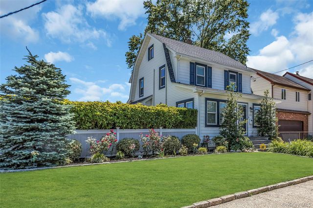 638 6th Avenue, New Hyde Park, NY 11040