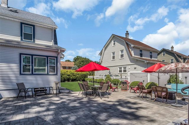 638 6th Avenue, New Hyde Park, NY 11040