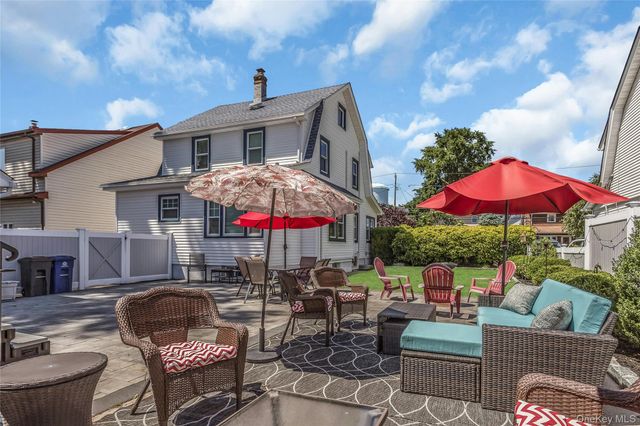 638 6th Avenue, New Hyde Park, NY 11040