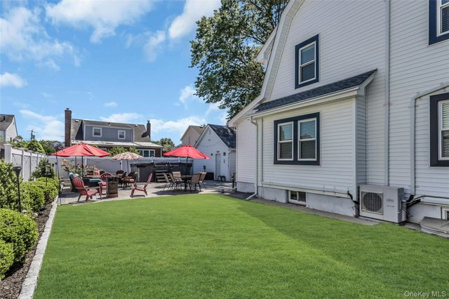 638 6th Avenue, New Hyde Park, NY 11040