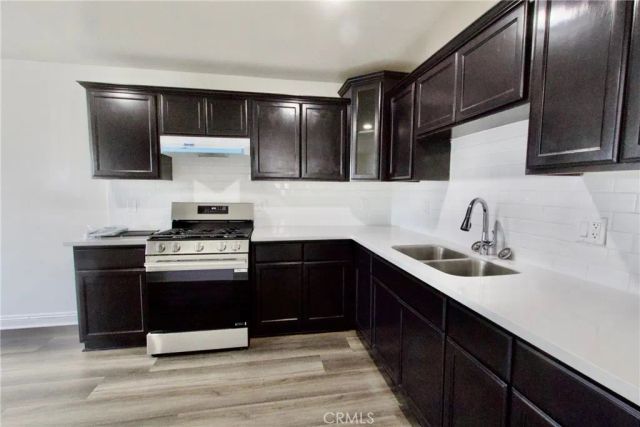 723 E 76th St, Los Angeles, CA 90001
