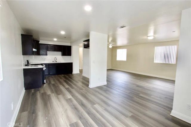 723 E 76th St, Los Angeles, CA 90001