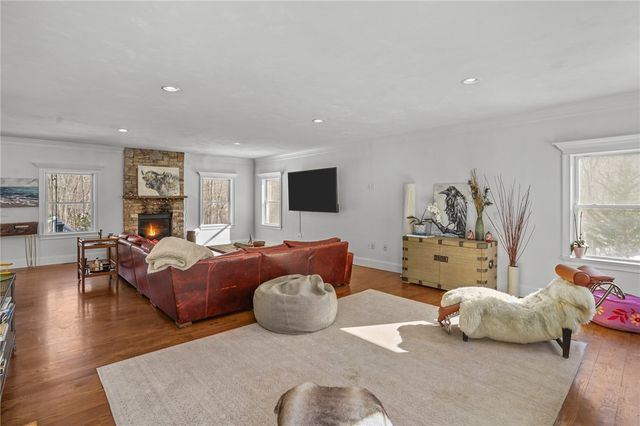 47 Austin Drive, Cumberland, RI 02864